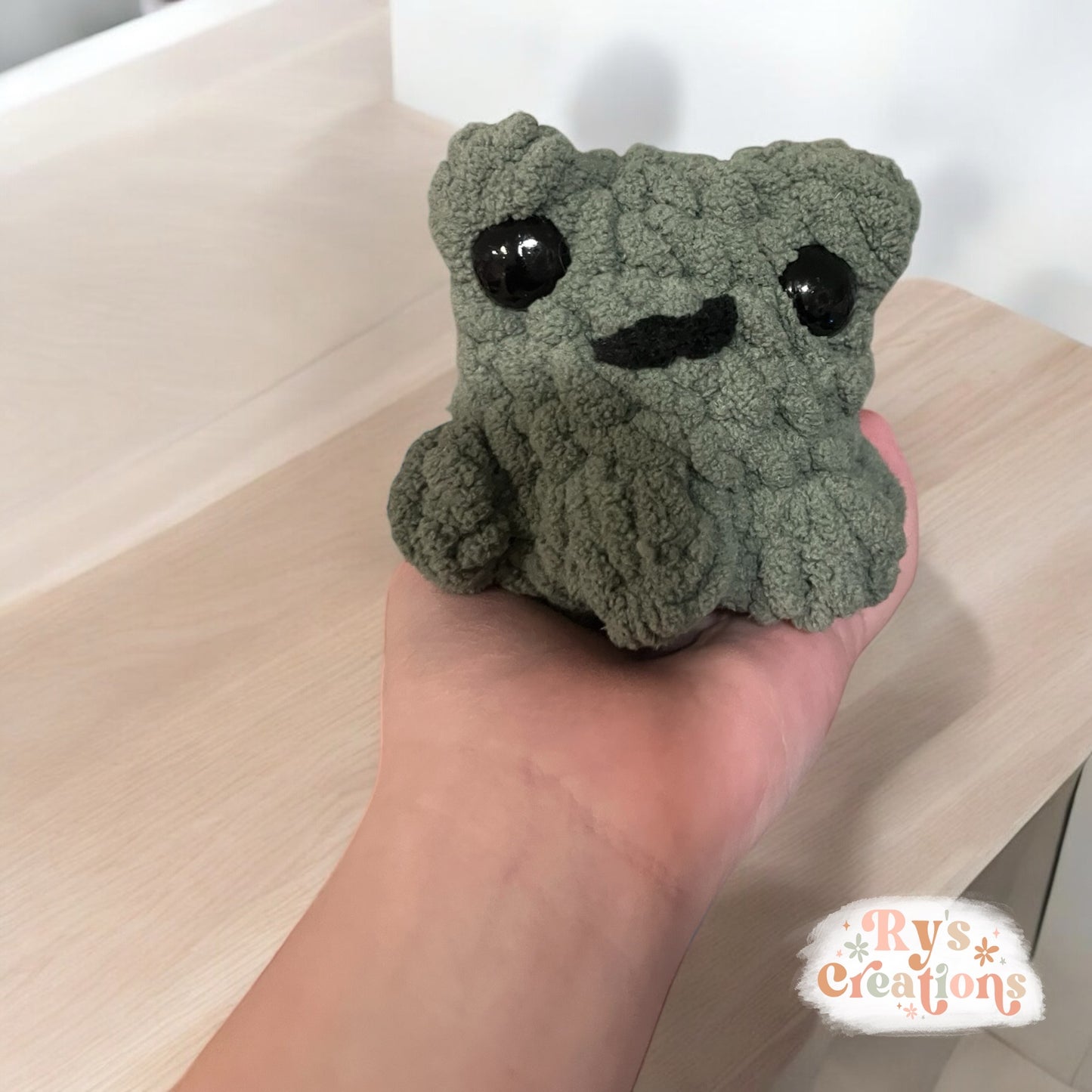 Small Frog Plushie